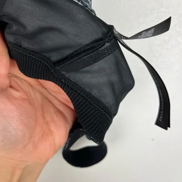 Victoria’s Secret Sport VSX Sports Bra Gray Strappy Logo Yoga Workout Medium - Picture 7 of 11
